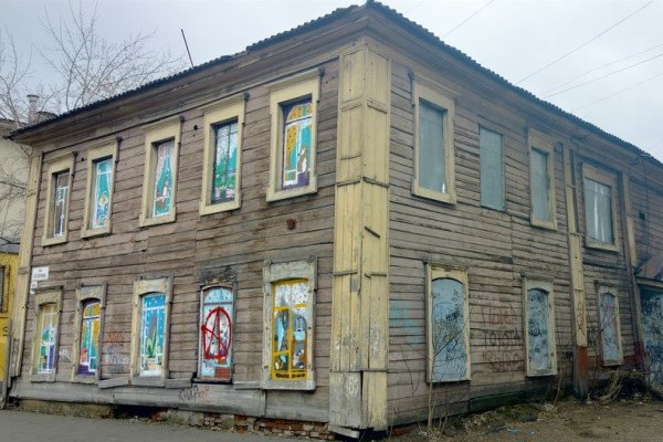 Администрация Томска предлагает взять в аренду восемь «домов за рубль»